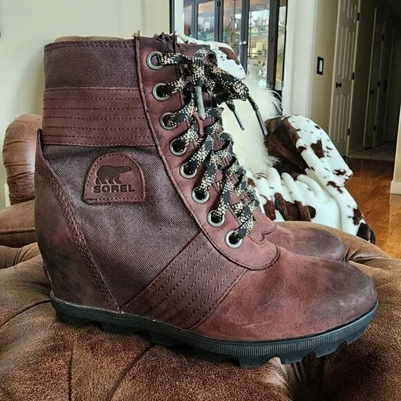SOREL Lexie Cattail Wedge lace up Leather Boots 9.5