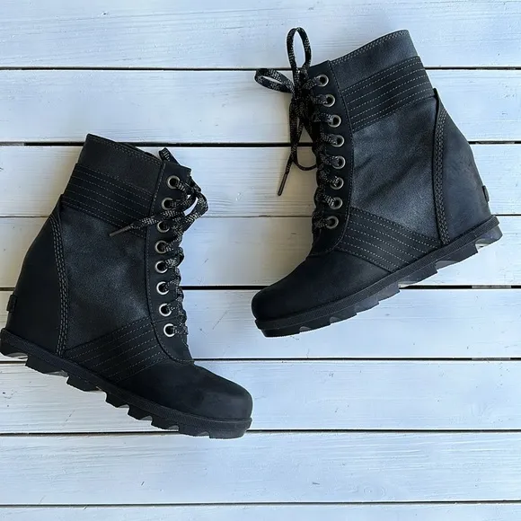 Sorel Lexie Wedge Boot Black Leather size 9