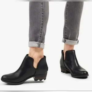 SOREL Lolla Cut-Out Ankle Booties US 10