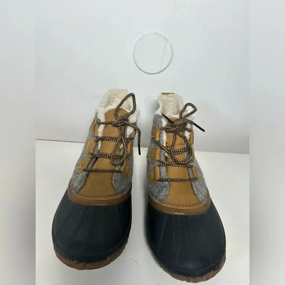 SOREL Out N’ About Plus Waterproof Leather &amp; Felt Ankle Boots size 10.5