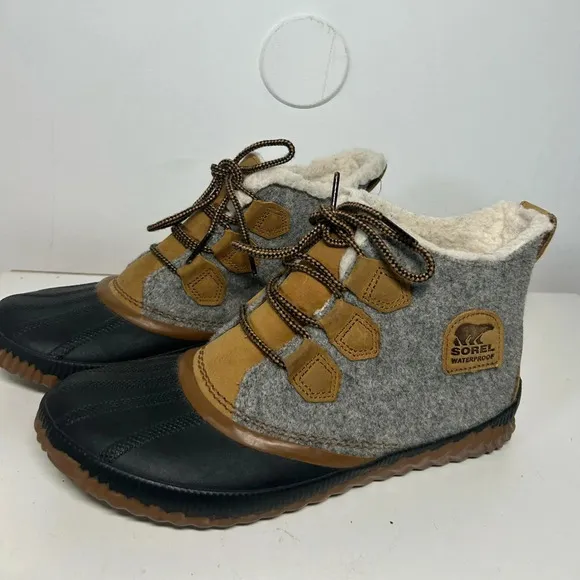 SOREL Out N’ About Plus Waterproof Leather &amp; Felt Ankle Boots size 10.5