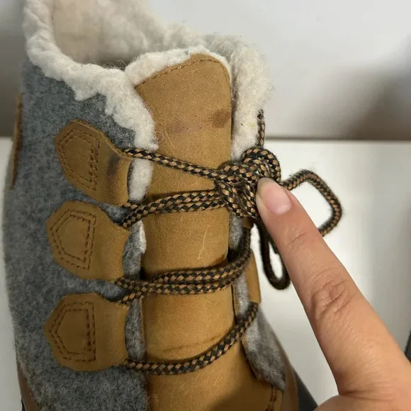 SOREL Out N’ About Plus Waterproof Leather &amp; Felt Ankle Boots size 10.5