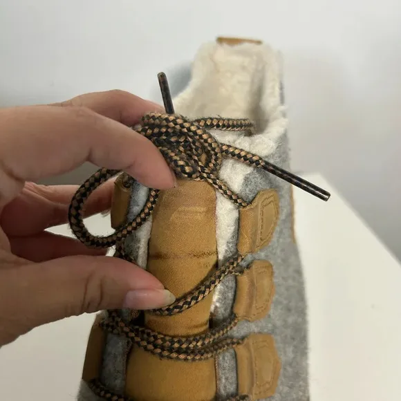 SOREL Out N’ About Plus Waterproof Leather &amp; Felt Ankle Boots size 10.5