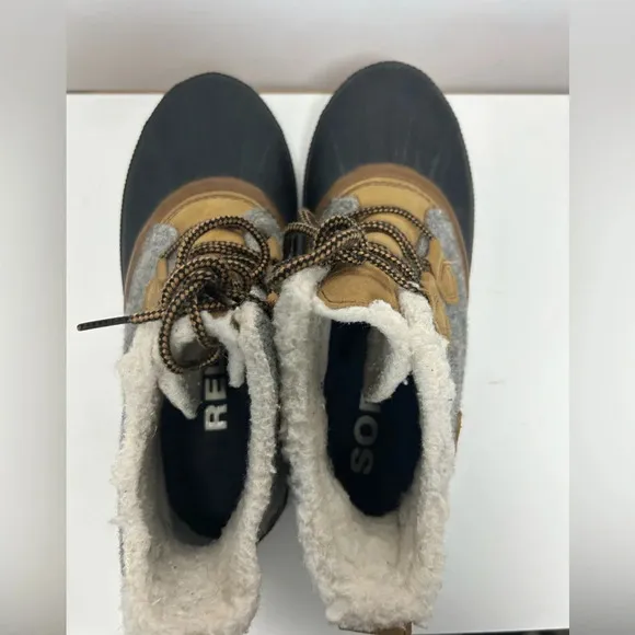 SOREL Out N’ About Plus Waterproof Leather &amp; Felt Ankle Boots size 10.5