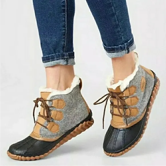 SOREL Out N’ About Plus Waterproof Leather &amp; Felt Ankle Boots size 10.5