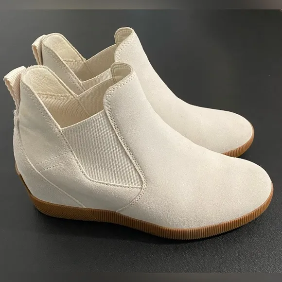 Sorel Out n About Wedge Chelsea Boots Sneakers Shoes Waterproof Like new