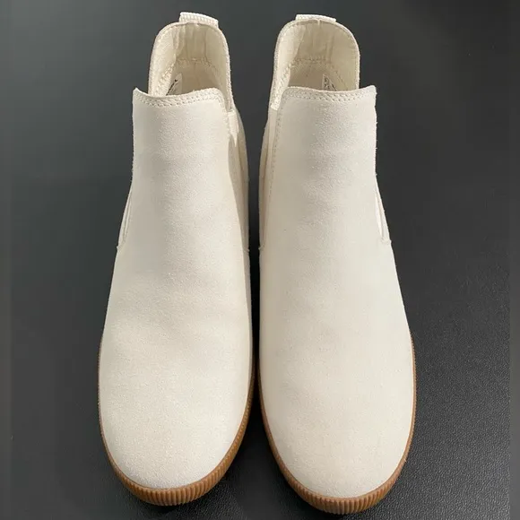 Sorel Out n About Wedge Chelsea Boots Sneakers Shoes Waterproof Like new