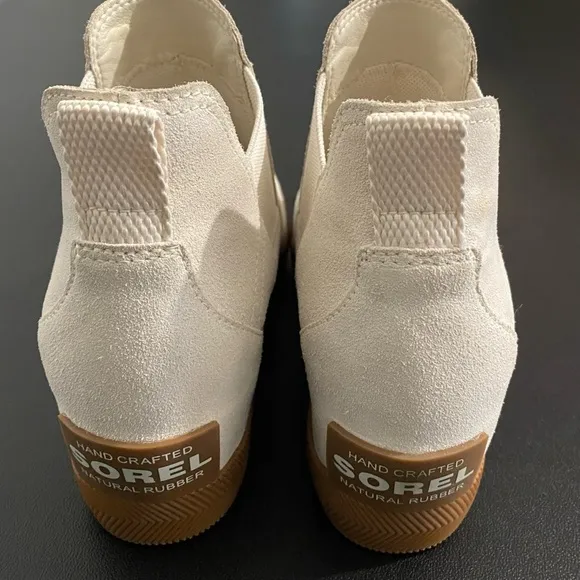 Sorel Out n About Wedge Chelsea Boots Sneakers Shoes Waterproof Like new
