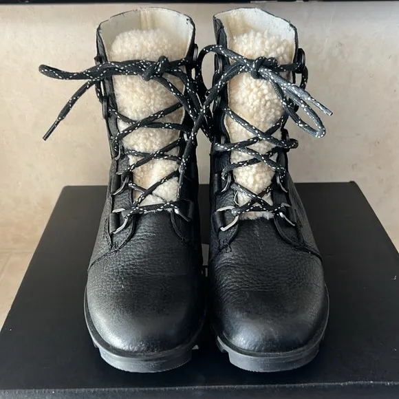 Sorel Phoenix Short Lace Cozy Leather Winter Boots Black