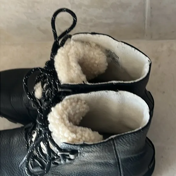 Sorel Phoenix Short Lace Cozy Leather Winter Boots Black