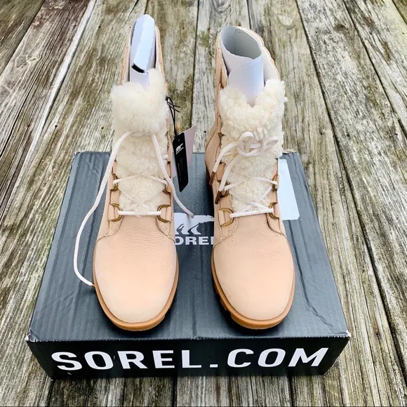 SOREL Phoenix Short Lace Lux Boots