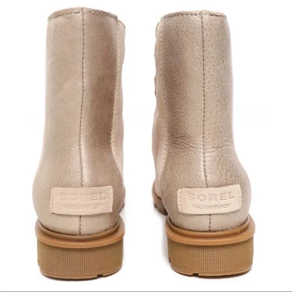 SOREL Phoenix Short Lace Lux Boots