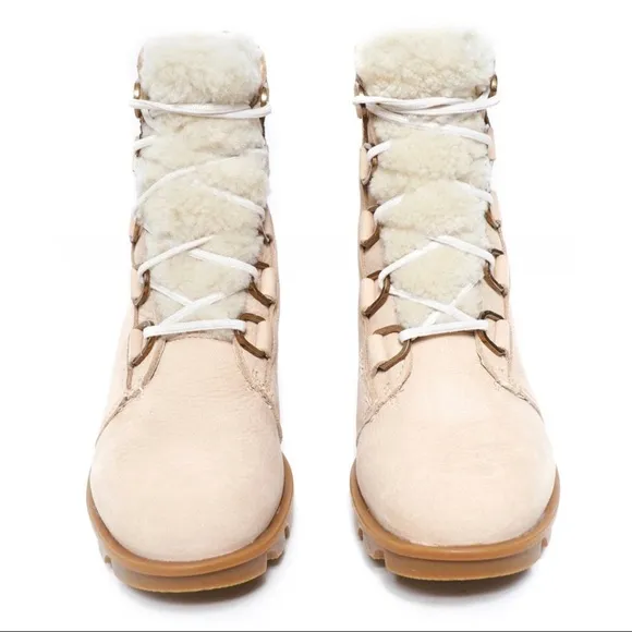 SOREL Phoenix Short Lace Lux Boots