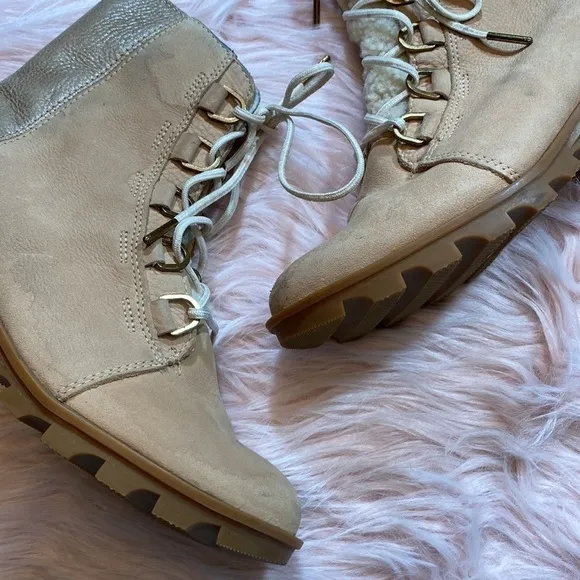 Sorel Phoenix Short Lace Luxe Shearling Fur Booties sz 8