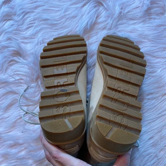Sorel Phoenix Short Lace Luxe Shearling Fur Booties sz 8