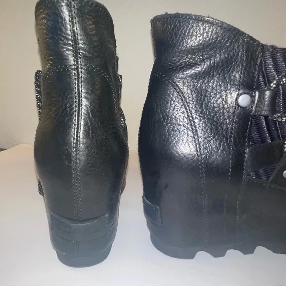 Sorel Sandy Lace Up Leather Wedge Boots Womens Sz 8.5 8 1/2 waterproof comfort