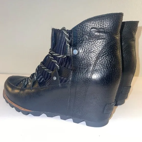 Sorel Sandy Lace Up Leather Wedge Boots Womens Sz 8.5 8 1/2 waterproof comfort