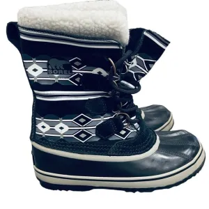 SOREL Snow Boats Black Lace Up Rubber Bottom Sole Diamond Print