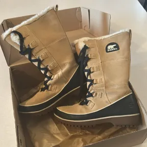 Sorel Tivoli High II Boots in Curry Size 9.5 Waterproof Like New Condition! ❄️