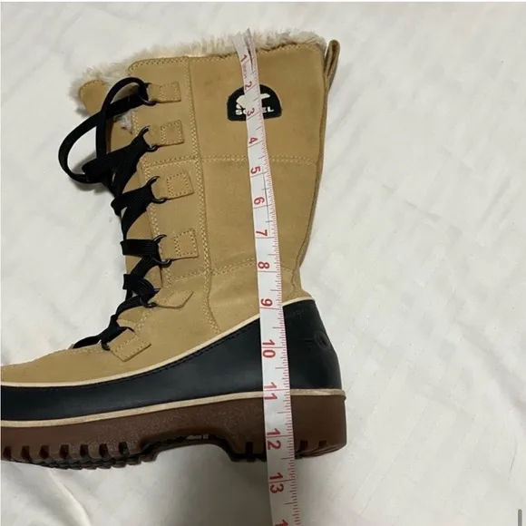 Sorel Tivoli II Tall Fur Lined Lace Up Suede Leather Boot Tan / Black size 6