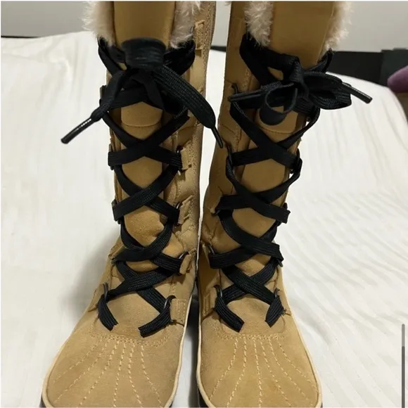 Sorel Tivoli II Tall Fur Lined Lace Up Suede Leather Boot Tan / Black size 6