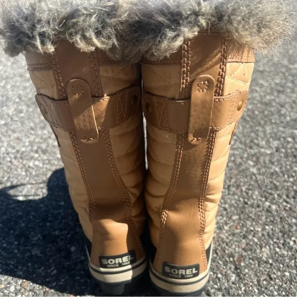 Sorel Tofino ll Faux Fur Lace-Up Waterproof Snow Boots in Curry/Fawn - Women's 6