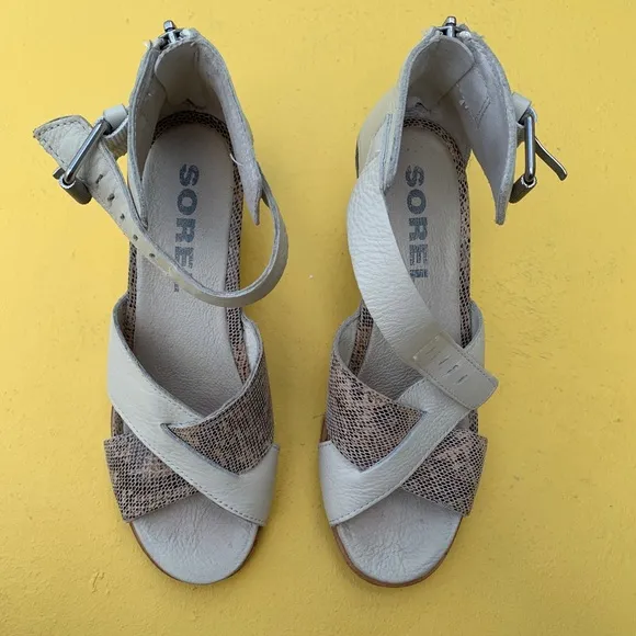 SOREL wedge heels strappy utility style snake print detail shoes 8