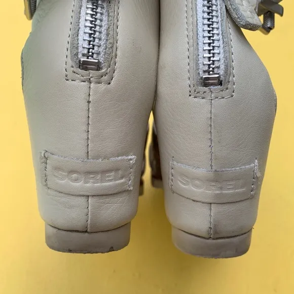 SOREL wedge heels strappy utility style snake print detail shoes 8
