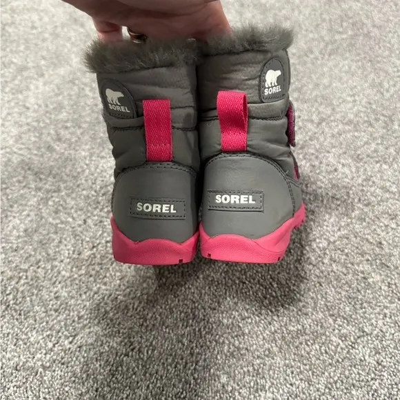 Sorel Whitney II Gray and Pink Winter Boots Sz 11
