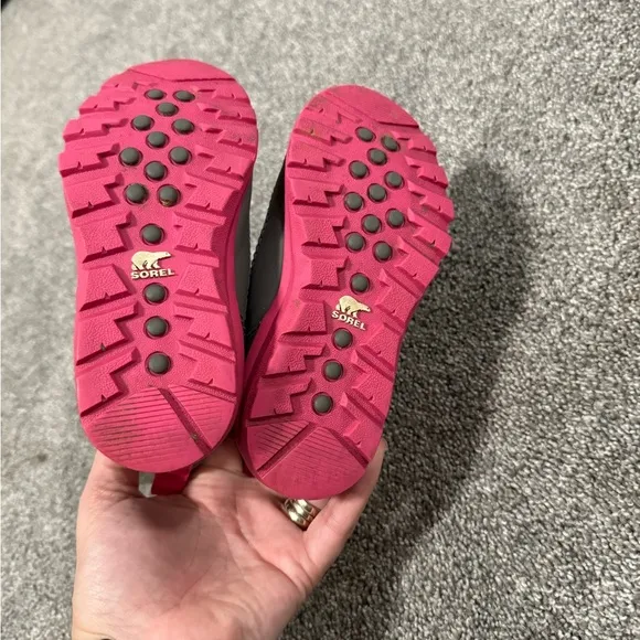 Sorel Whitney II Gray and Pink Winter Boots Sz 11