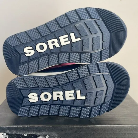 Sorel Whitney II puffy mid size 9 Boots. New