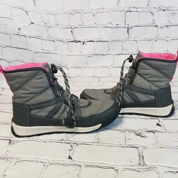 Sorel Whitney II short lace up boots girls 5 womens 7