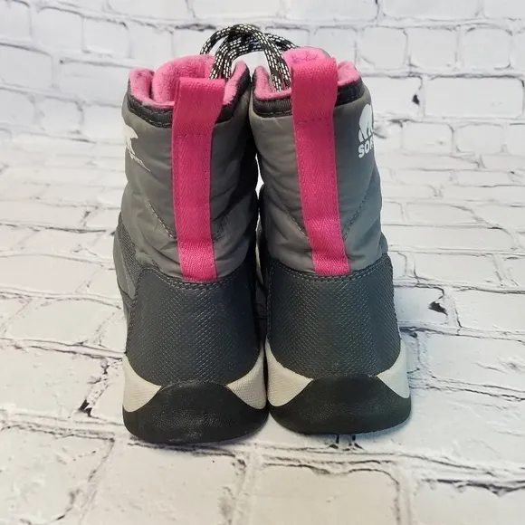 Sorel Whitney II short lace up boots girls 5 womens 7