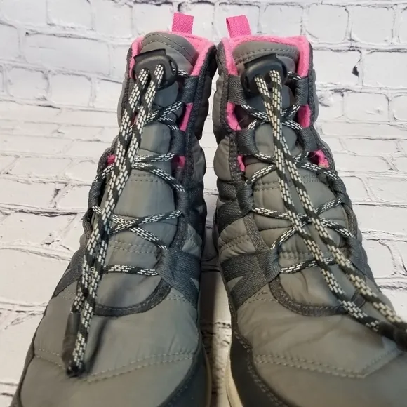 Sorel Whitney II short lace up boots girls 5 womens 7