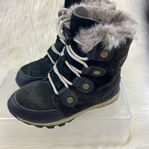 SOREL WINTER FUR  LACE UP BOOTS