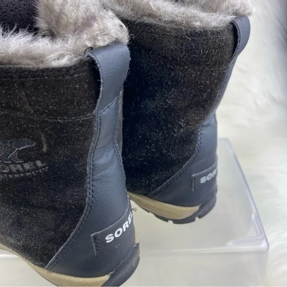 SOREL WINTER FUR  LACE UP BOOTS