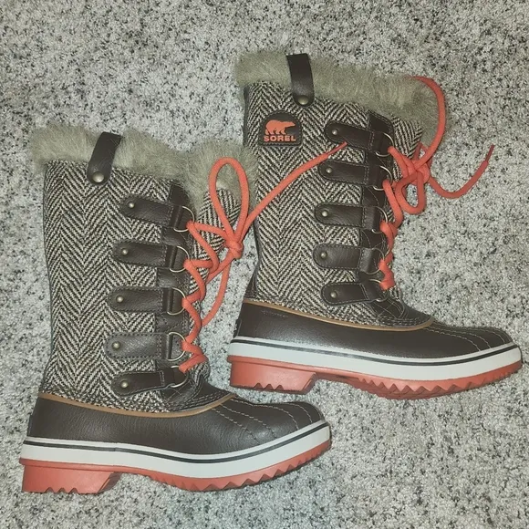 Sorel Women's 5 Tofino Faux Fur Tall Herringbone winter boots lace up