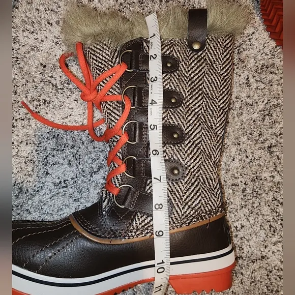 Sorel Women's 5 Tofino Faux Fur Tall Herringbone winter boots lace up