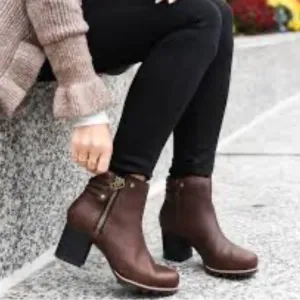 Sorel- women’s Danica Moto Heeled Ankle boots brown Tabacco waterproof shoes 9.5