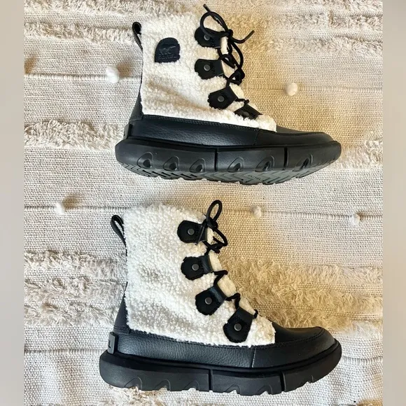 Sorel Women's Explorer II Joan Cozy Black White Sea Salt Boots size 6