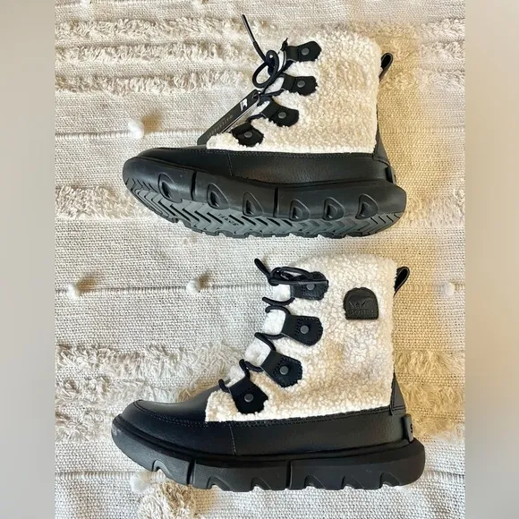 Sorel Women's Explorer II Joan Cozy Black White Sea Salt Boots size 6