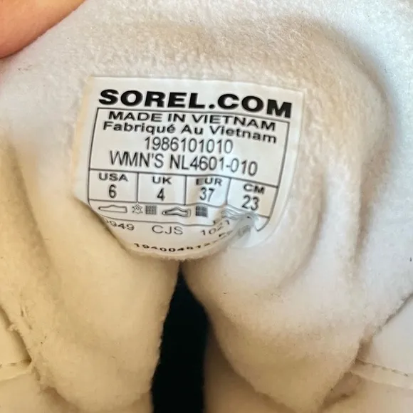 Sorel Women's Explorer II Joan Cozy Black White Sea Salt Boots size 6
