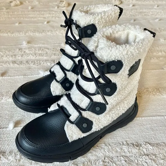 Sorel Women's Explorer II Joan Cozy Black White Sea Salt Boots size 6