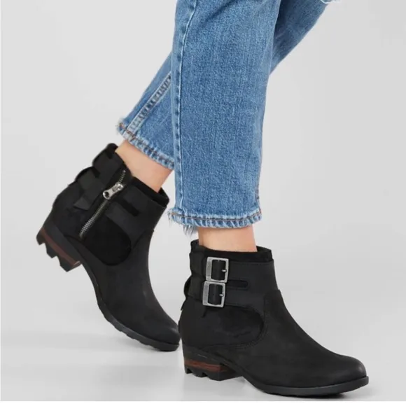 SOREL WOMEN'S LOLLA NL3080 WATER PROOF ANKLE BOOTS BLACK SIZE 10
