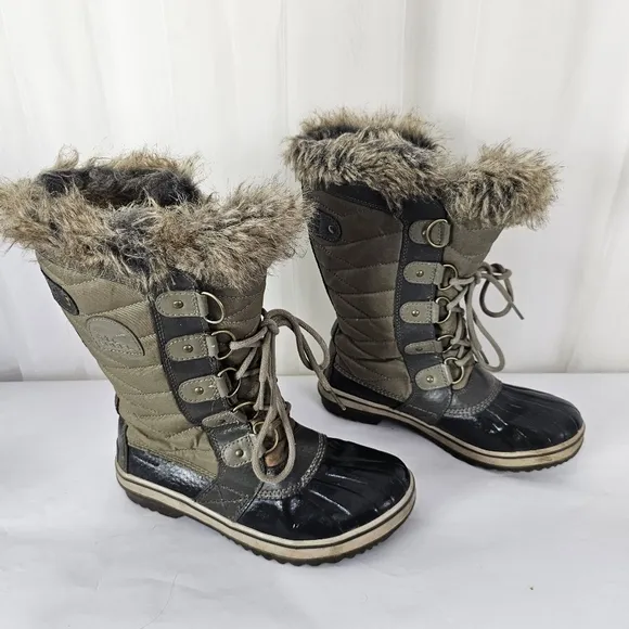 Sorel Women's Tofino II Boots olive and gray size 7