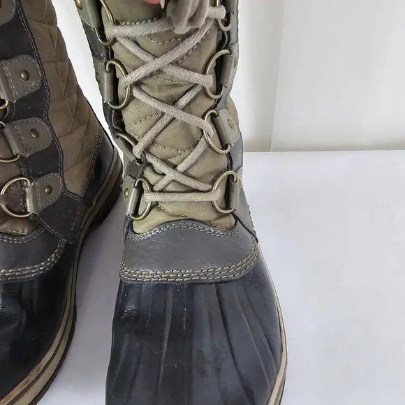 Sorel Women's Tofino II Boots olive and gray size 7