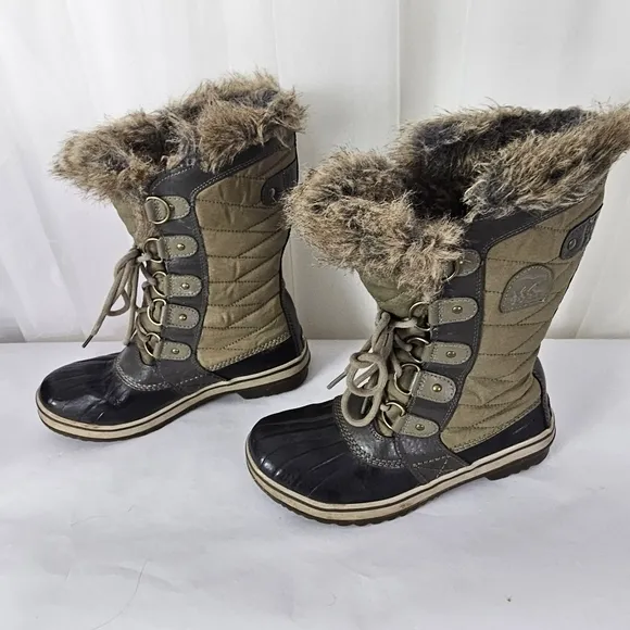 Sorel Women's Tofino II Boots olive and gray size 7