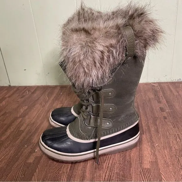 Sorel Womens Joan of Artic Waterproof Green Suede Snow Boots 8 Faux Fur Trim