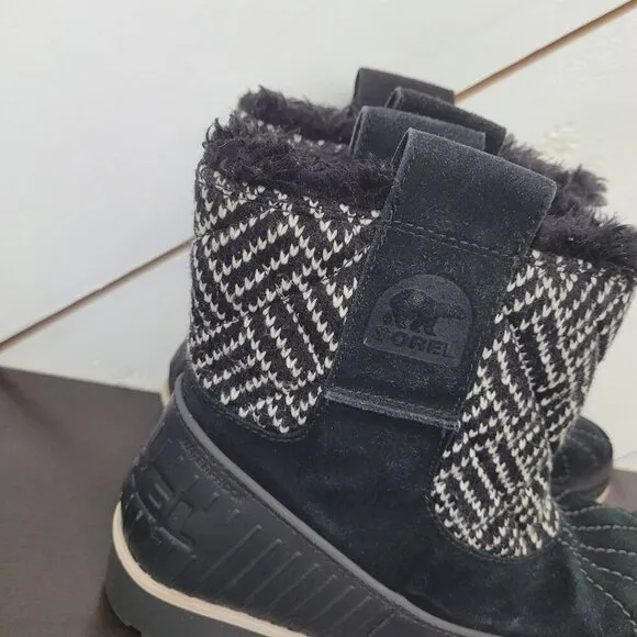 Sorel Youth Boy's Suede Winter Boots Size 4  Faux Fur Lined Check Pattern  JPT