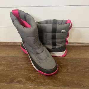 SOREL Youth Whitney II Puffy Mid Boots Gray &amp; Pink Size 7 Girls Waterproof